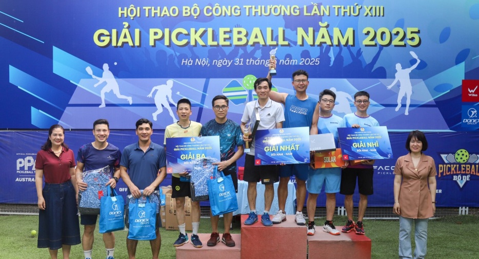 VĐV Đỗ Trọng Hiếu - Trần Văn Đ&ocirc;ng xuất sắc đoạt giải Nhất nội dung thi đấu Nam - Nam