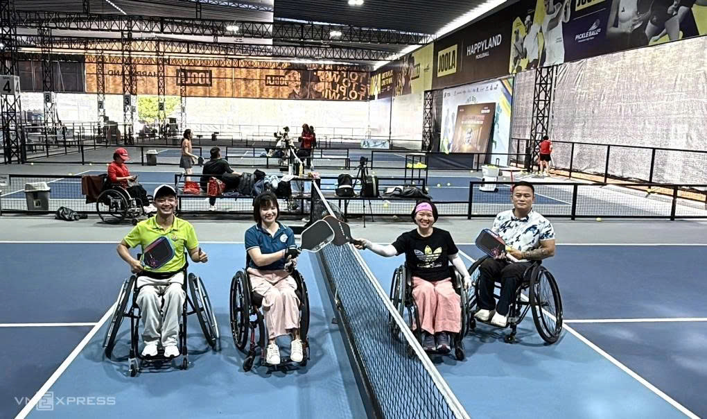 ĐÃ CÓ PICKLEBALL XE LĂN