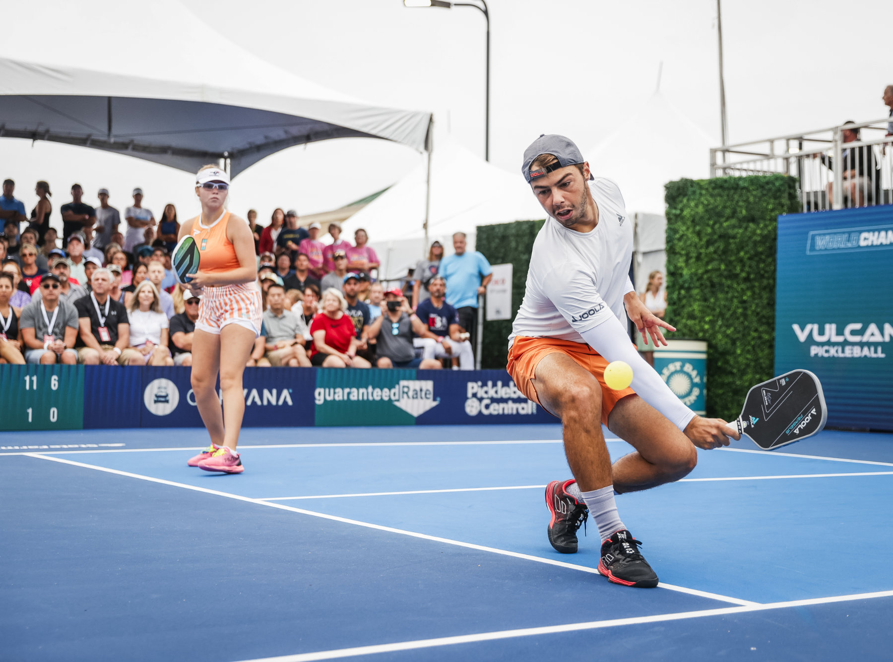 Đừng đánh những pha bóng vô nghĩa. Giữ thăng bằng mới là chìa khóa trong pickleball