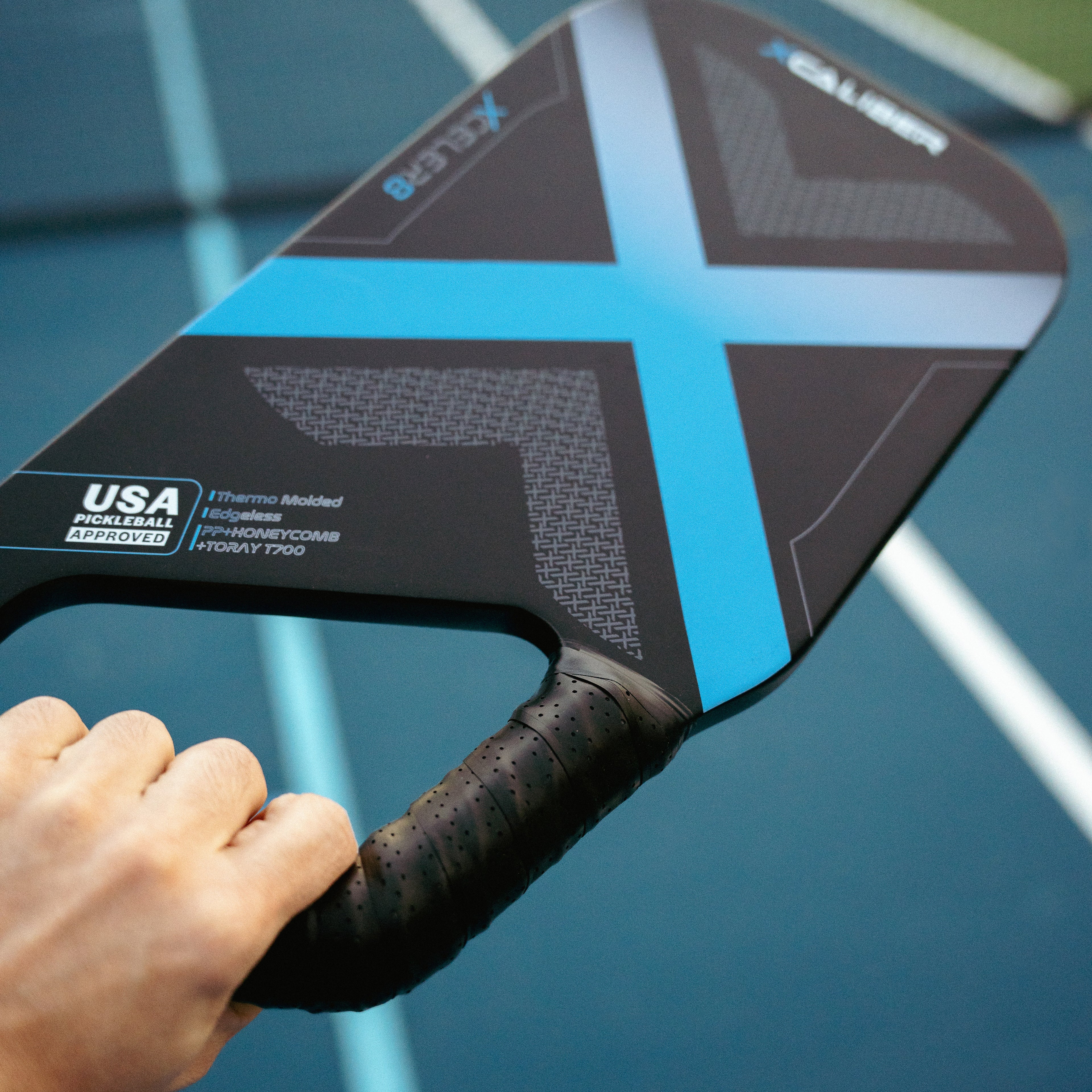 Vợt pickleball “cán súng” gây tranh cãi: Đột phá công thái học hay chiêu trò gây sốc?