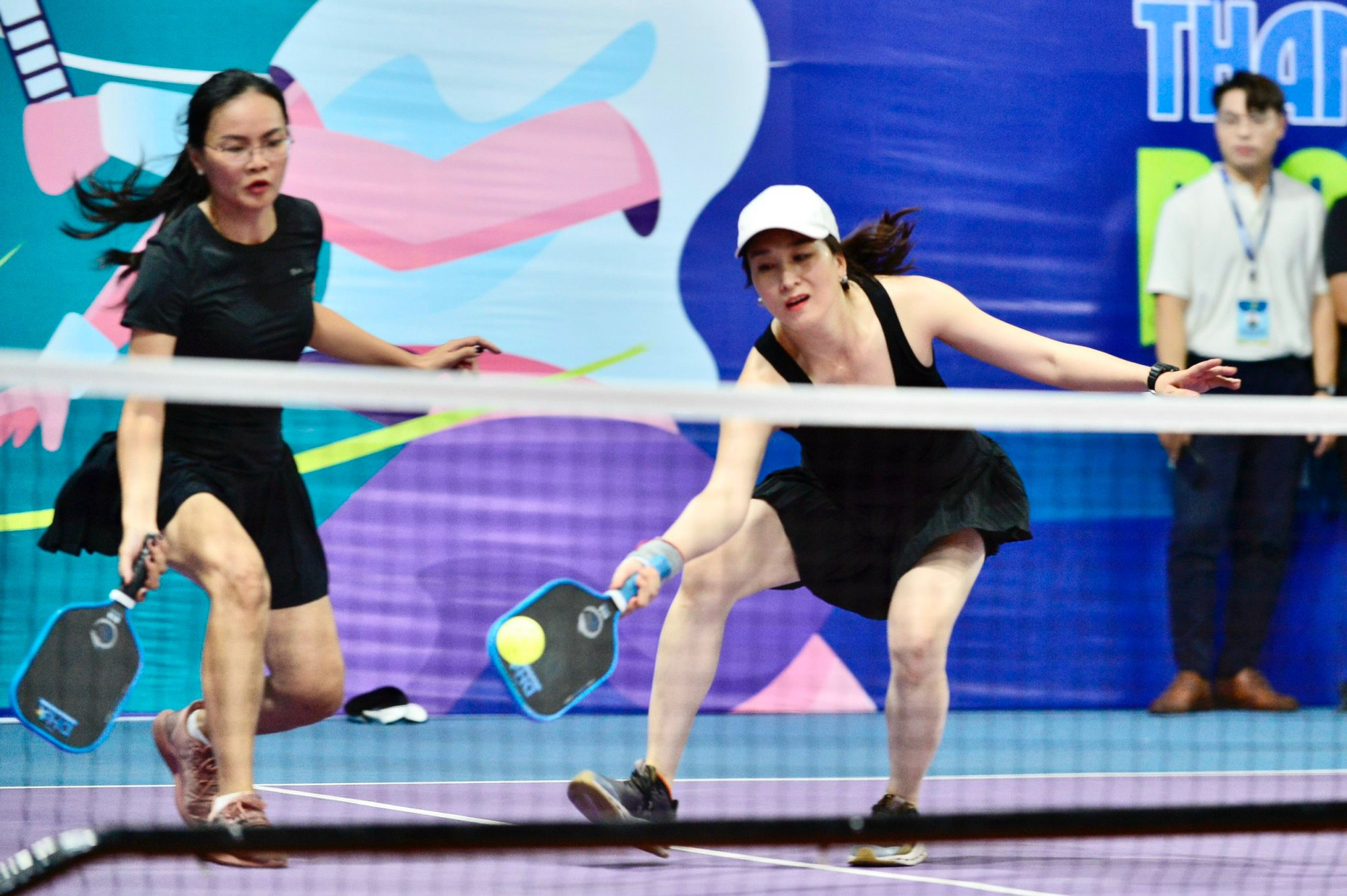 Sân pickleball ở Hà Nội gây ồn từ 5h sáng đến nửa đêm, người dân than mất ngủ kéo dài