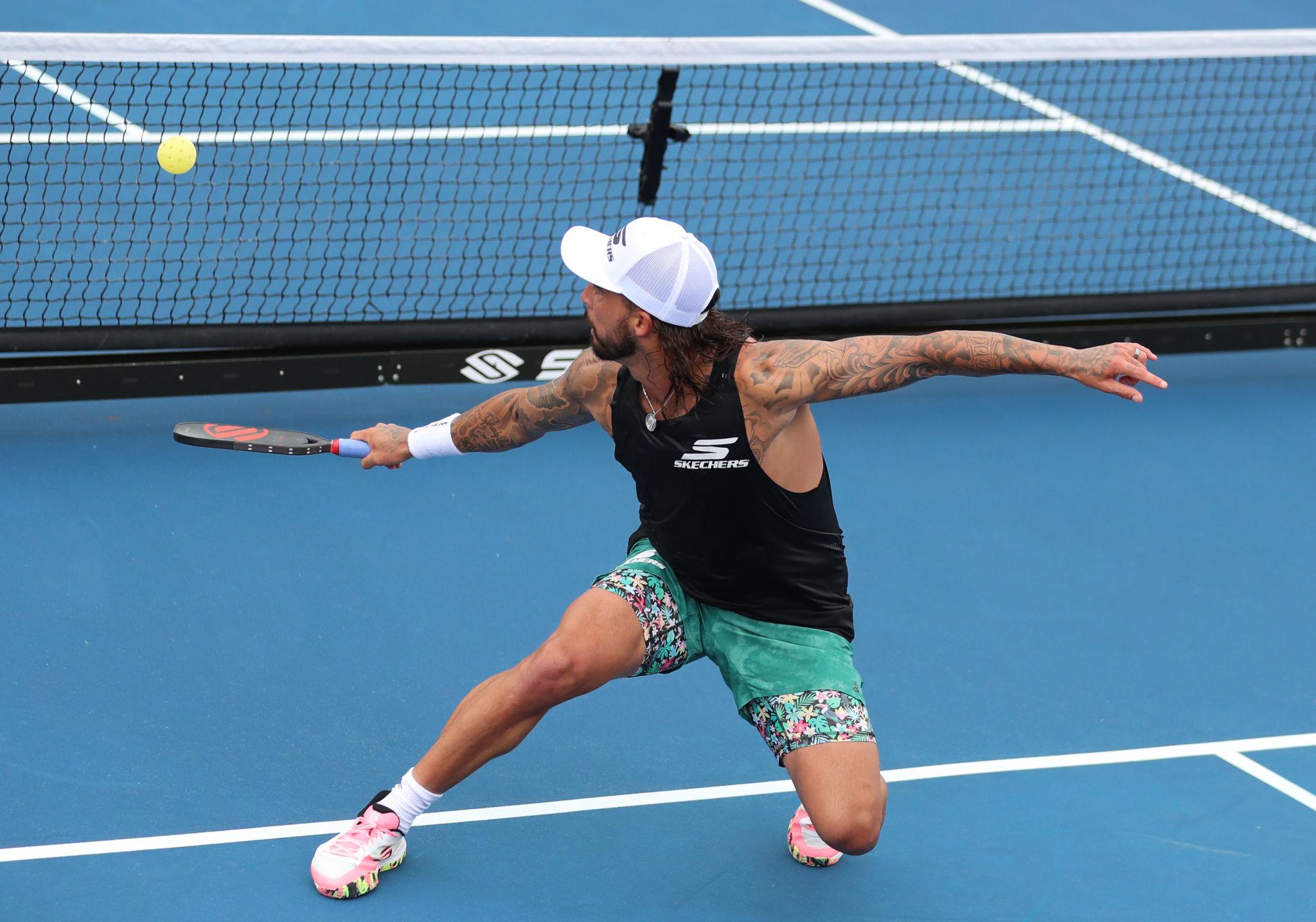 Tyson McGuffin sử dụng Block Volley để h&oacute;a giải c&aacute;c pha tấn c&ocirc;ng tốc độ cao.