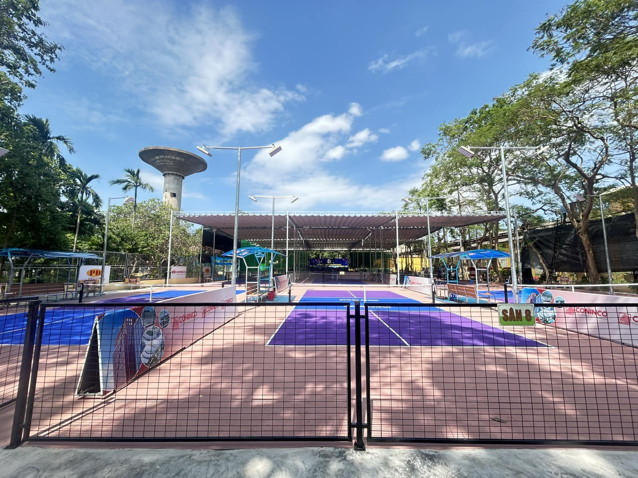 Pickleball Water Tower - 551 Nguyễn Văn Cừ