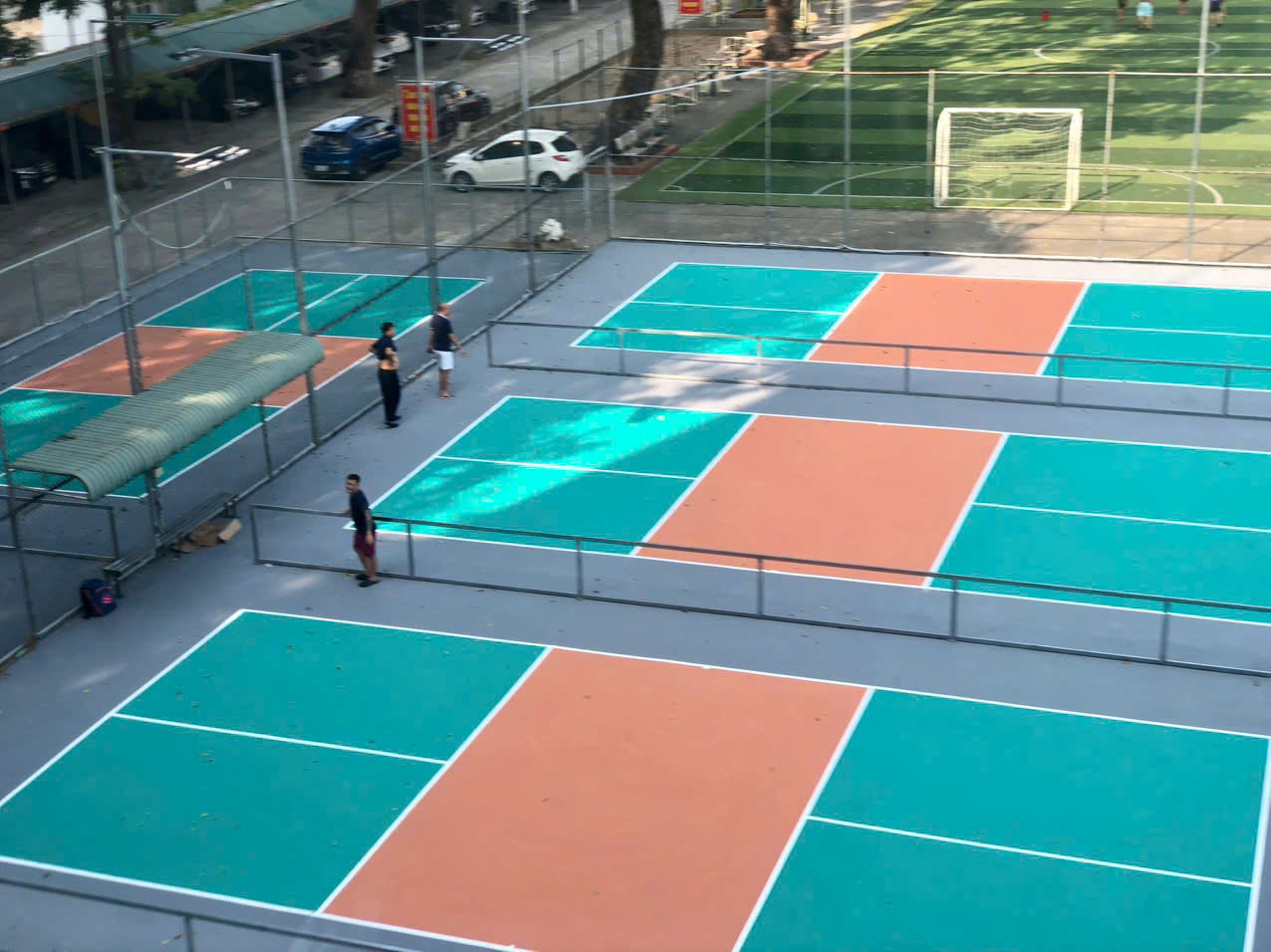Rượu vang Pickleball - 32 Cầu Diễn